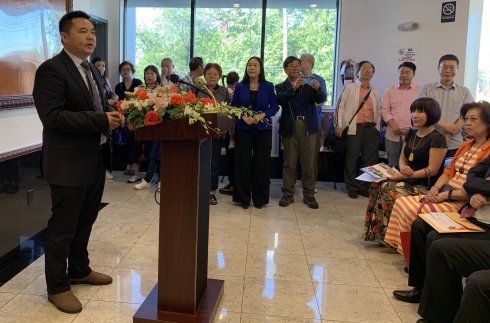 高娓娓:“亲情中华·美丽四川”慰侨演出在纽约隆重举行