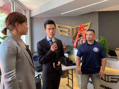 高娓娓:第一健身工作室FirstFitness精彩亮相美国纽约